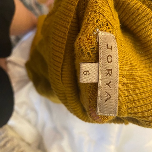 Jorya turtle neck sweater - Picture 3 of 3